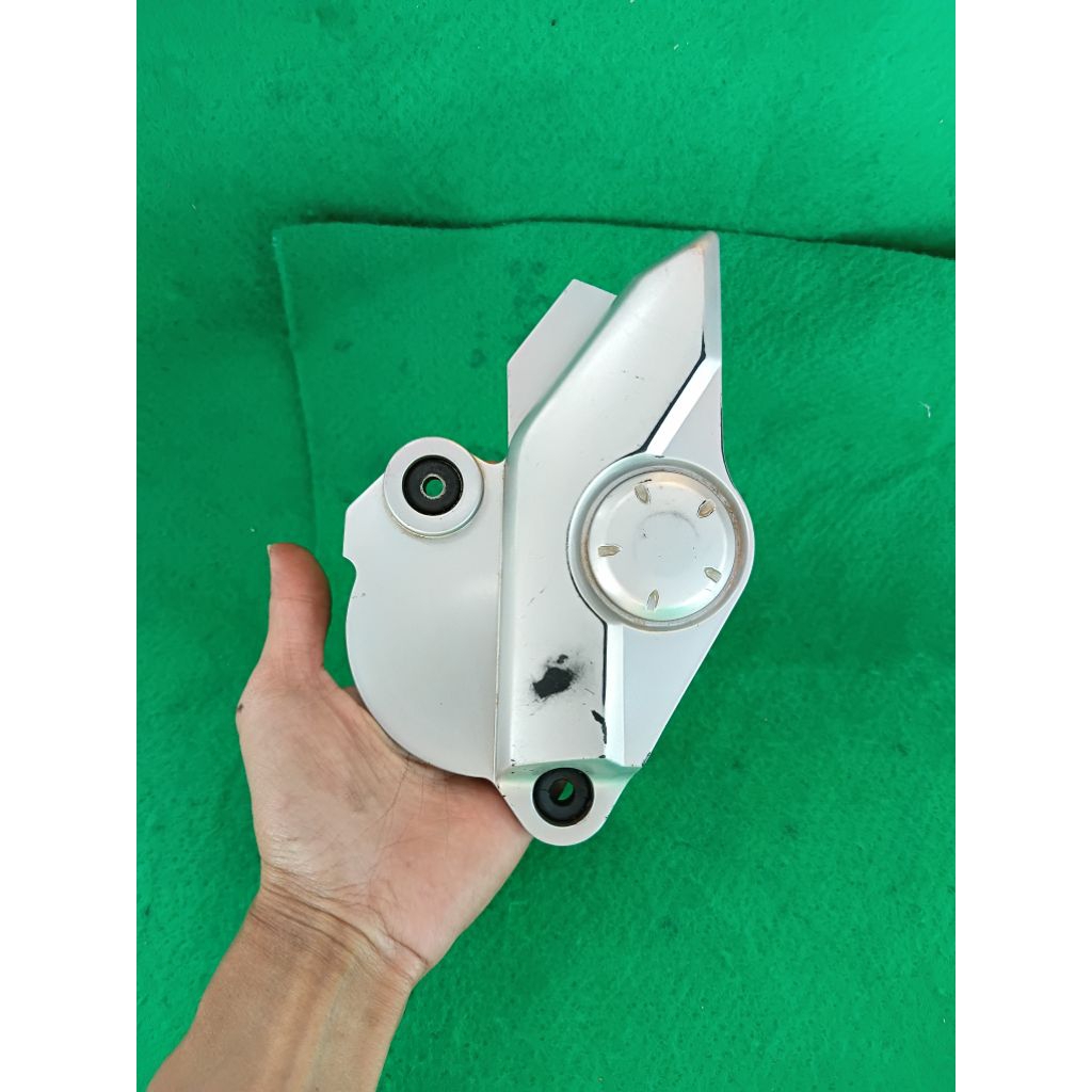 Tutup gir Cover gear depan Jupiter mx New 135 ori lepasan