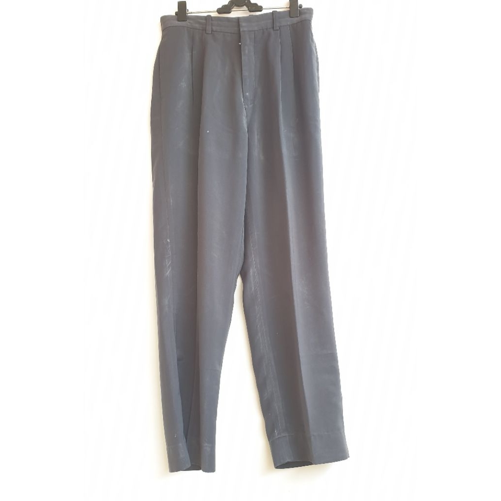 Celana Formal Pria Bahan Licin/Satin Warna Abu-abu Tua Like New Preloved PL Prelove