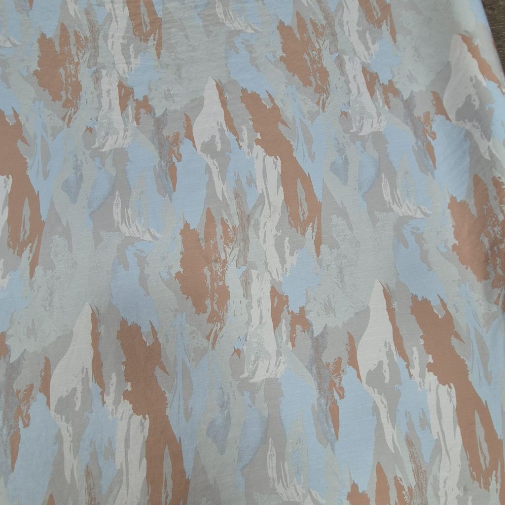 Kain wolly crepe - kain moscrepe - kain zara crepe - kain crepe motif  MAt