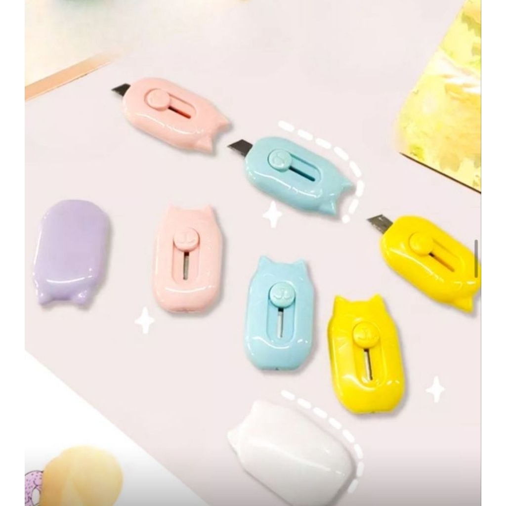 

K2232 OIS AWAN / KUCING Cutter Mini Pisau Kecil Mini Silet Mini Cutter Awan Cutter Travel Size/Cute Mini Craft Wrapping Box Paper Envelope Cutter Utility Knife Letter Opener Y184