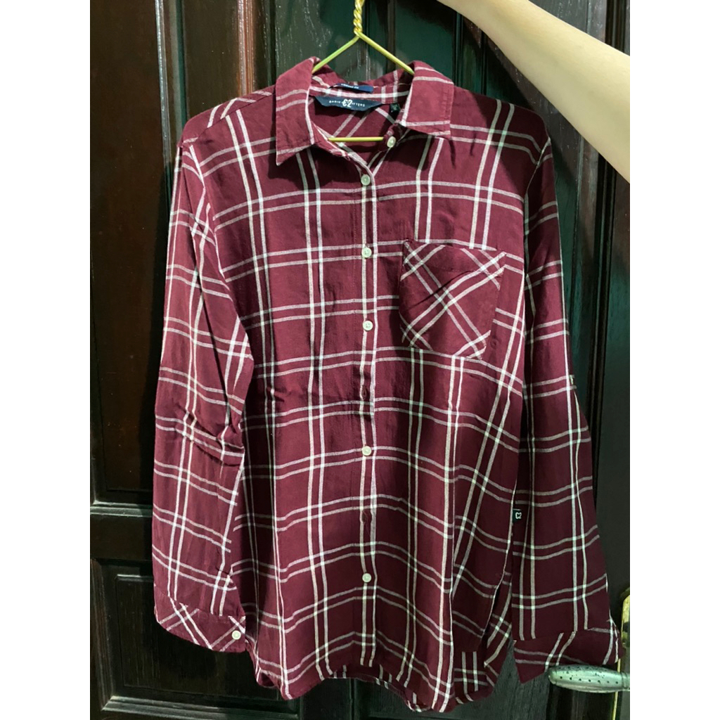 PRELOVED kemeja maroon kotak-kotak C2