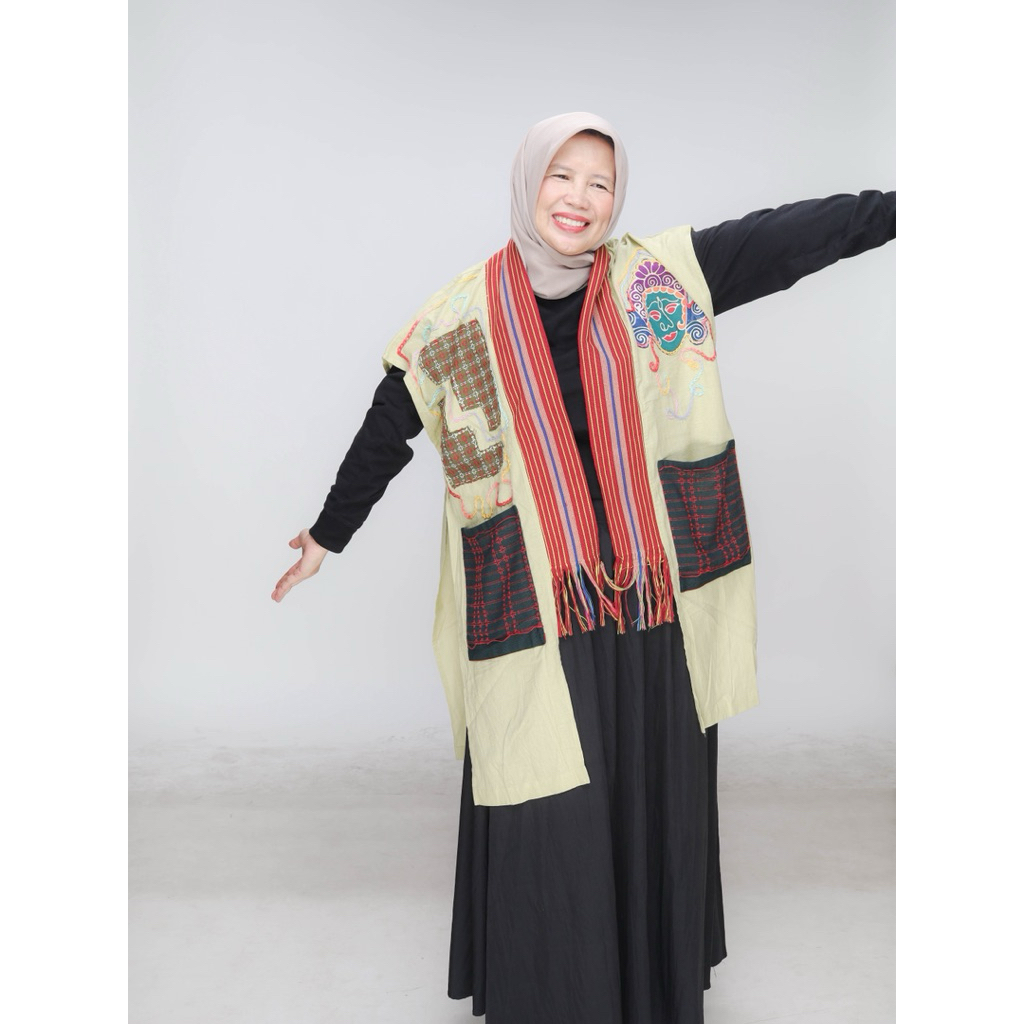 Baju outer etnik bahan katun, tenun Baduy dan tenu  Sotis NTT dengan aksen batik topeng Malangan dan