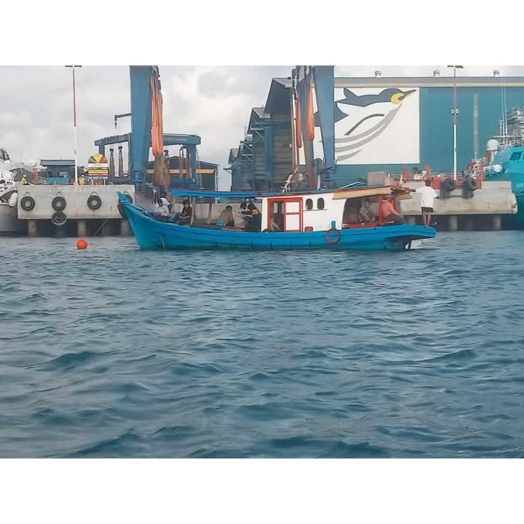 sewa kapal mancing dan jalan jalan Laut BATAM