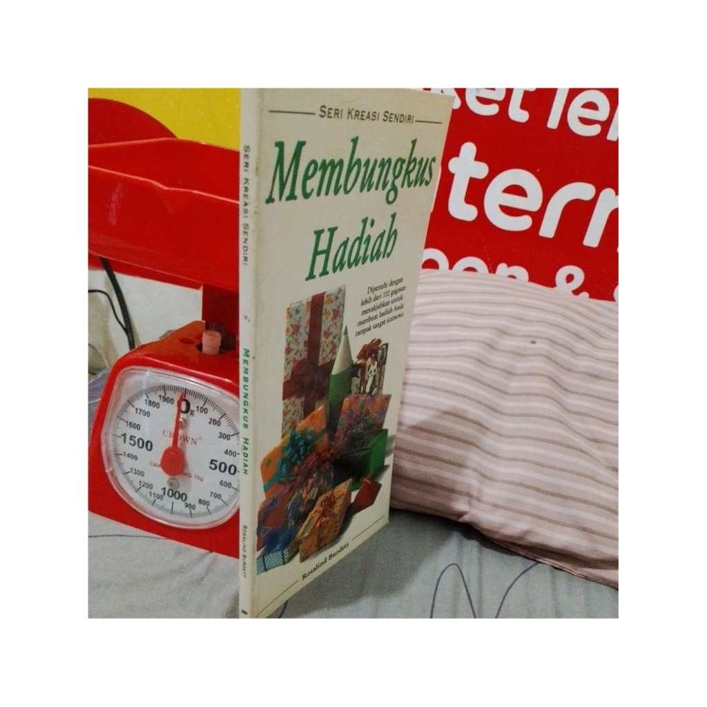 

MEMBUNGKUS HADIAH -SERI KREASI SENDIRI