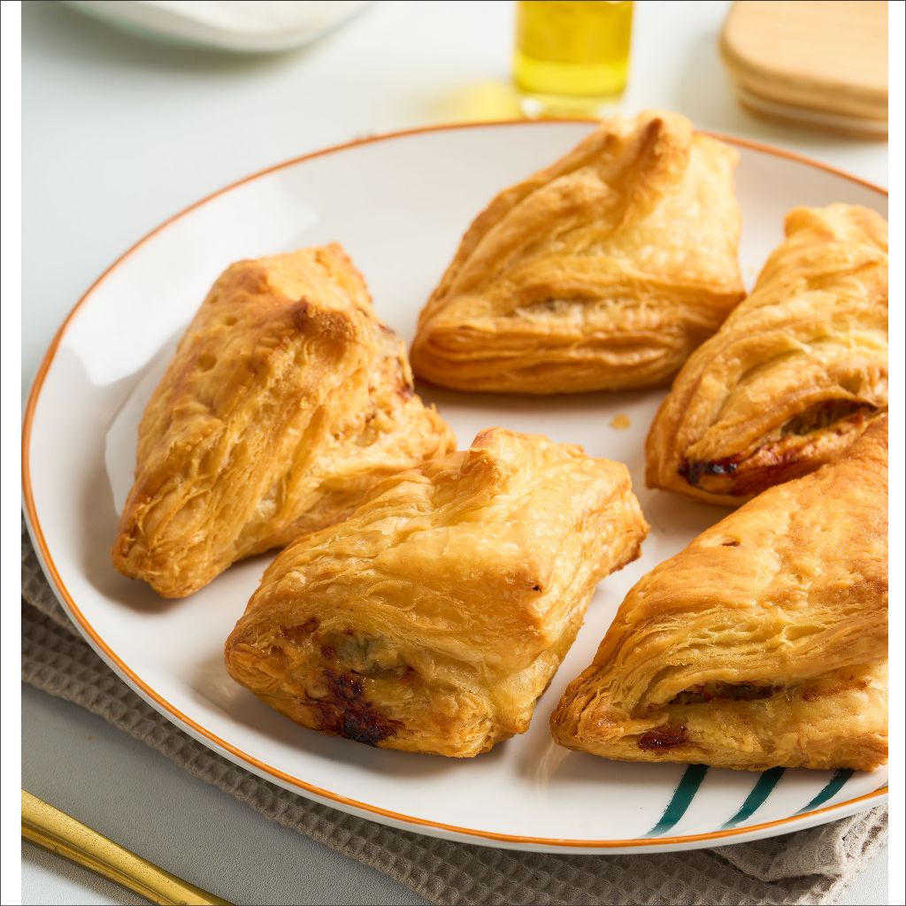 

Chicken & Beef Bacon Puff, Butter Pastry Appleberry Cakes