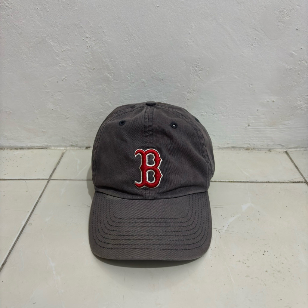 topi boston logo b