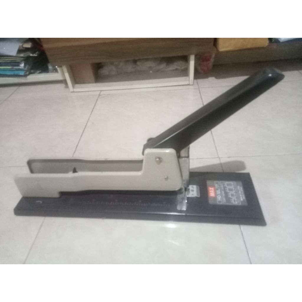 

STAPLER MAX HD 12L17 / ORIGINAL SECOND