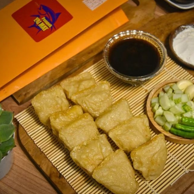 

Pempek YAI MAT! 10 Pcs Telur Kecil + Cuko Khas Palembang, Full Ikan Tenggiri, Tanpa Pengenyal, Frozen & Vakum