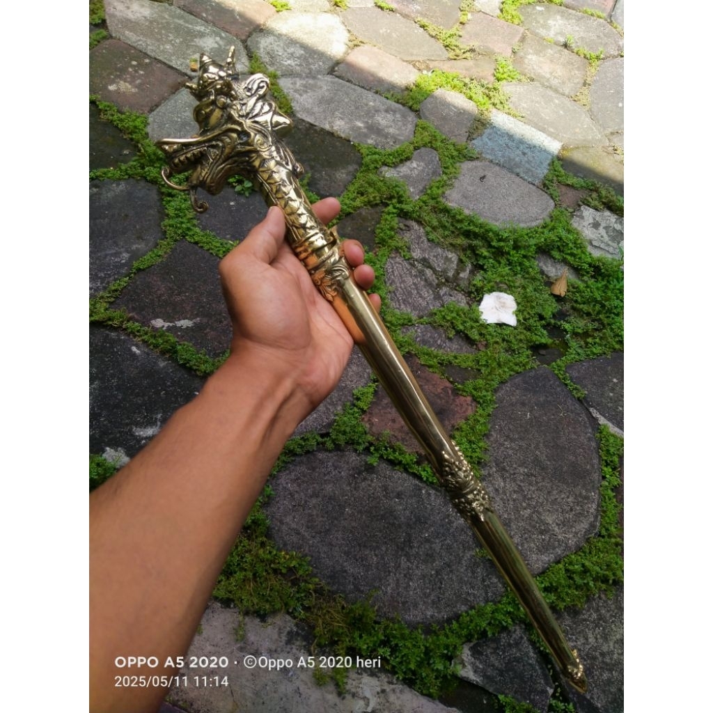 PAJANGAN TONGKAT KOMANDO NAGA KUNINGAN