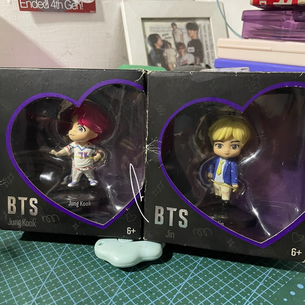 Mini figure jungkook & jin bts x mattel