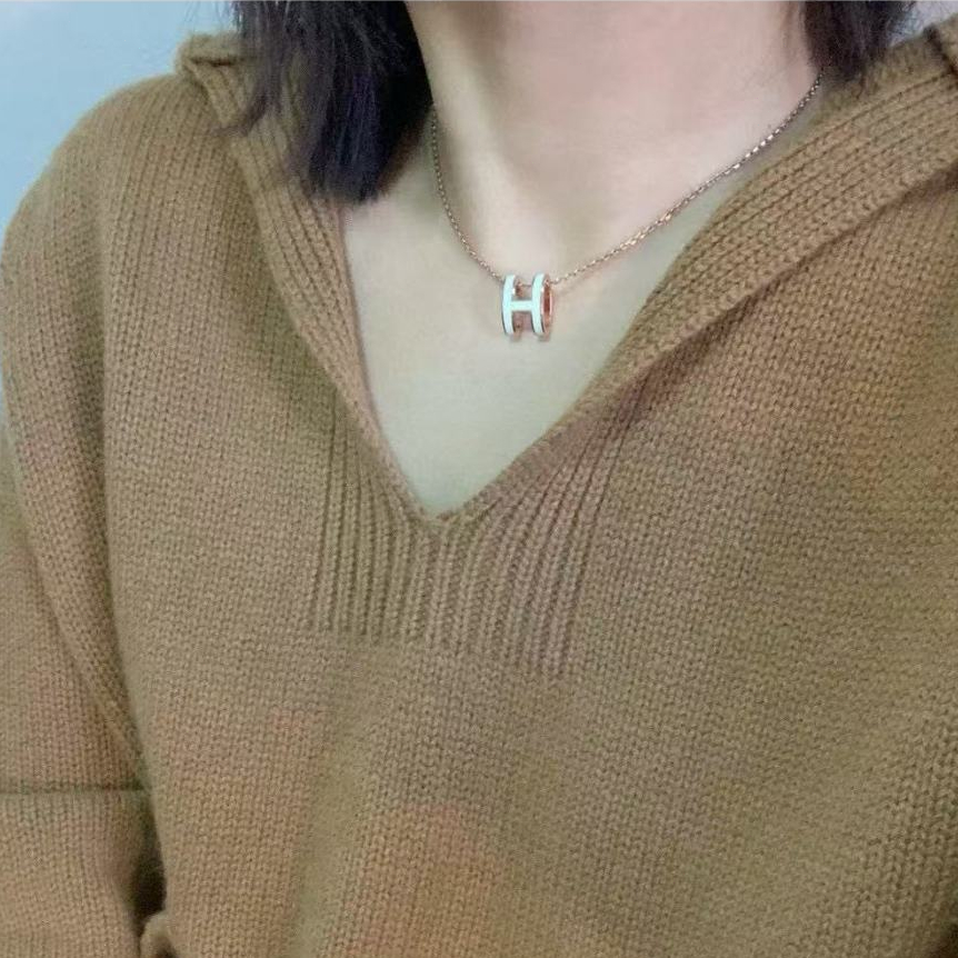 Pre Order Kalung Wanita Elegan Model Huruf H Motif Enamel Putih dengan Pilihan Warna Emas atau Rose 