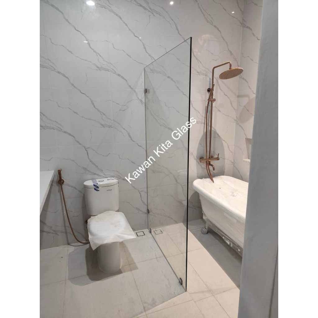 sekat kaca kamar mandi / kaca sekat kamar mandi / kaca partisi kamar mandi / partisi kaca kamar mand
