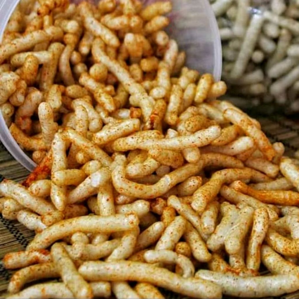 

Cemilan Kerupiuk Gurilem Ayam dan pedas Khas Cililin Oleh oleh bandung