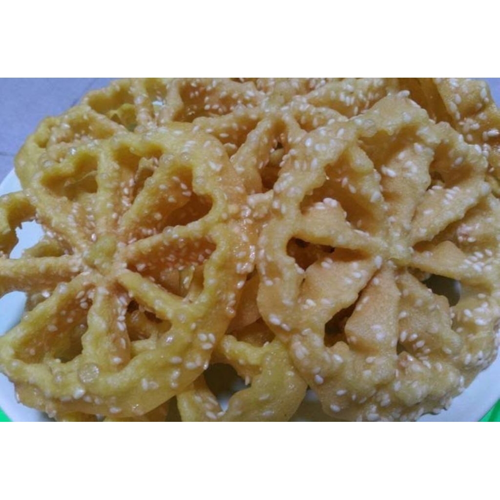 

kembang goyang manis