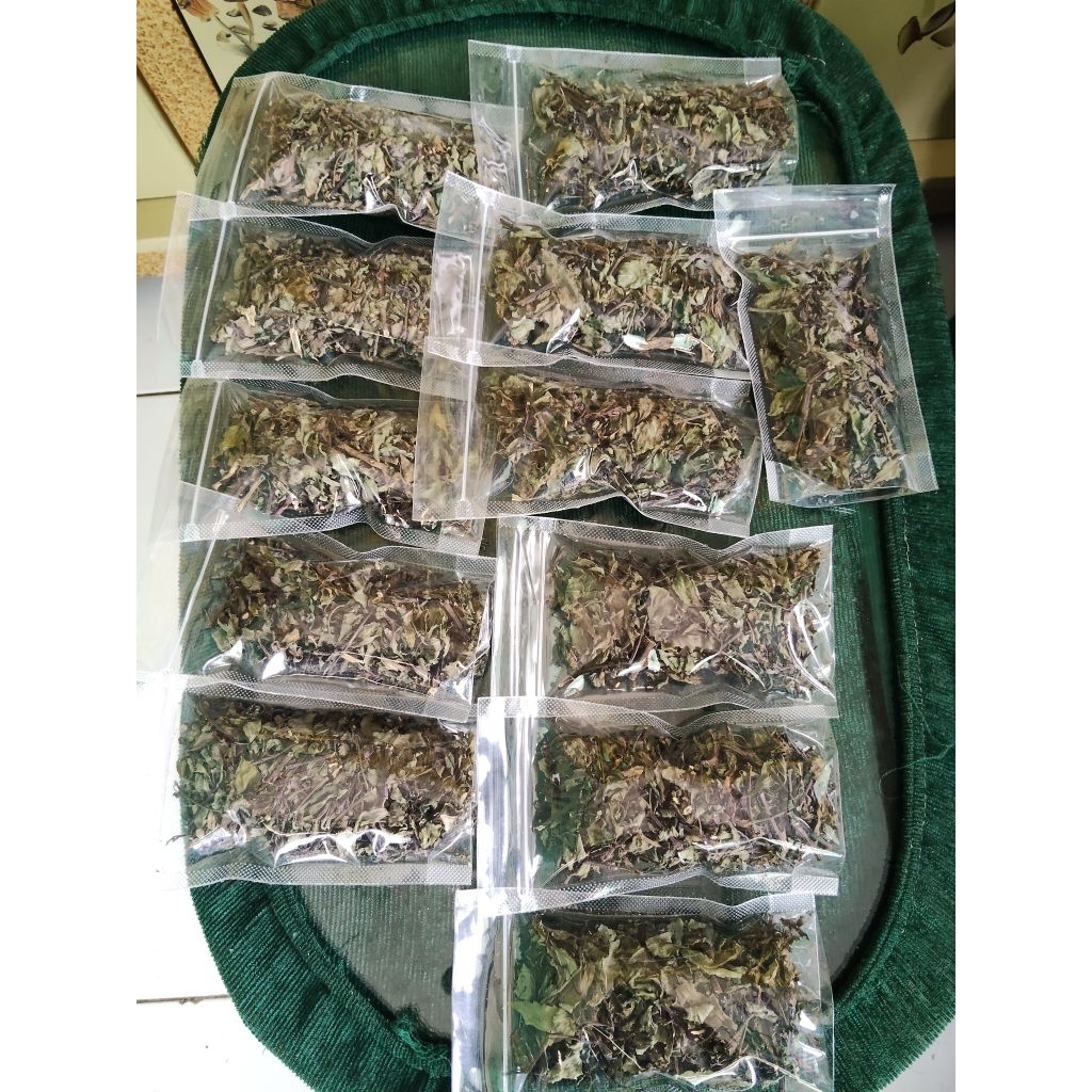 

teh daun kumis kucing kondisi kering ( 500 gram)