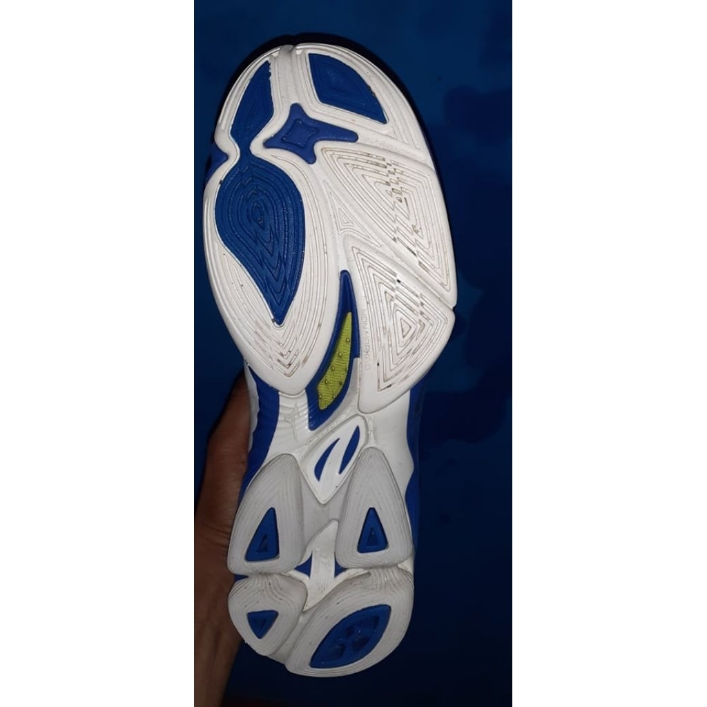 sepatu voli mizuno wlz6 second original