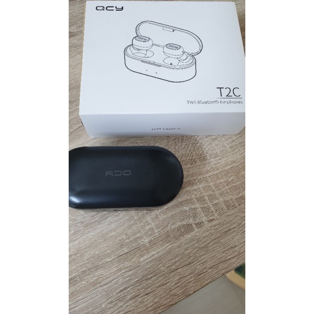 TWS earbuds black preloved