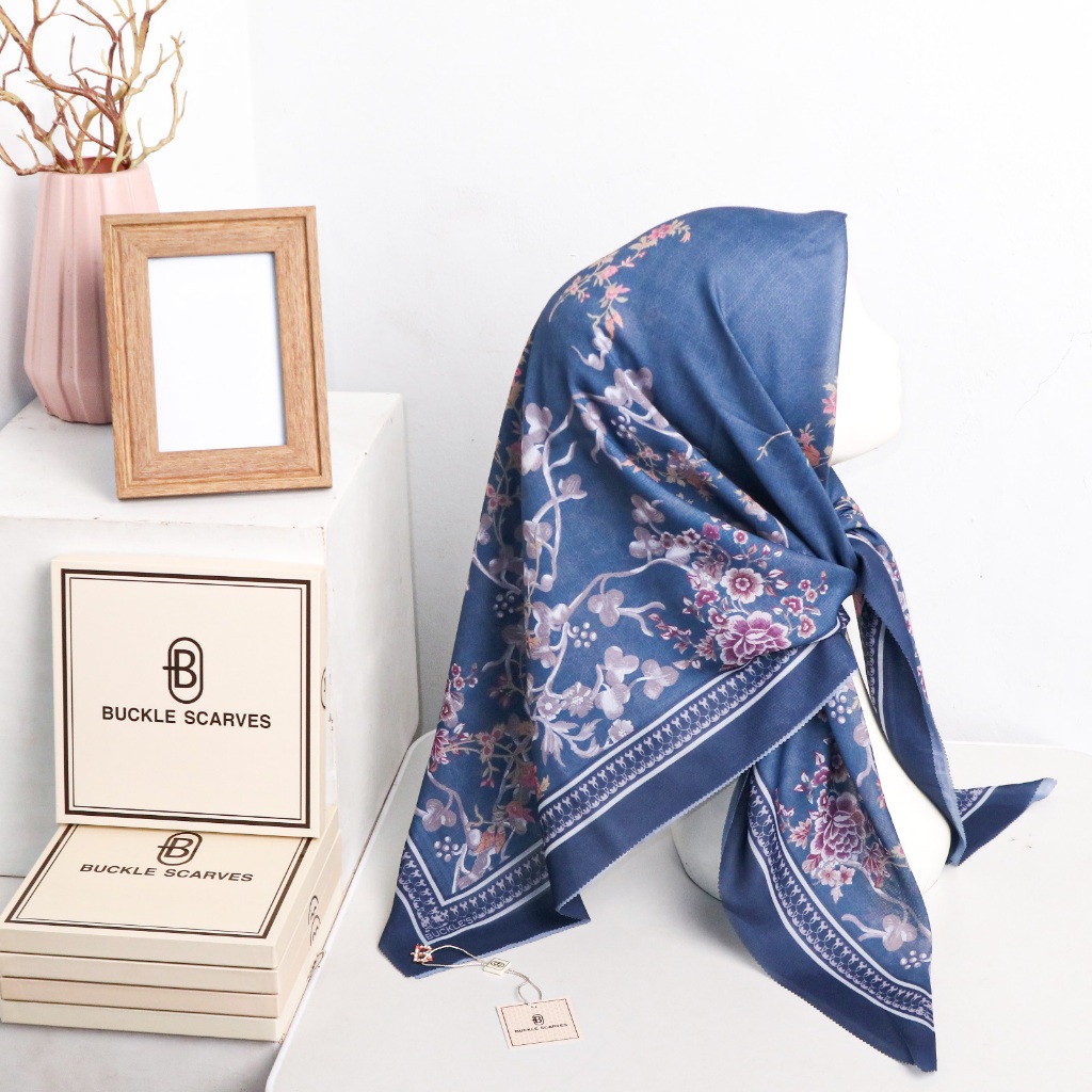 KERUDUNG SEGIEMPAT MOTIF BOX BUCKLE SCARVES/HIJAB MOTIF SERAGAMAN BOX BUCKLE SCARVES