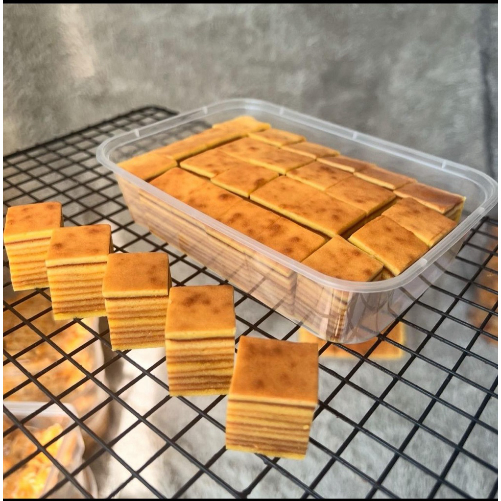 

Lapis legit tanpa tepung dadu premium 24 potong (premium dadu)