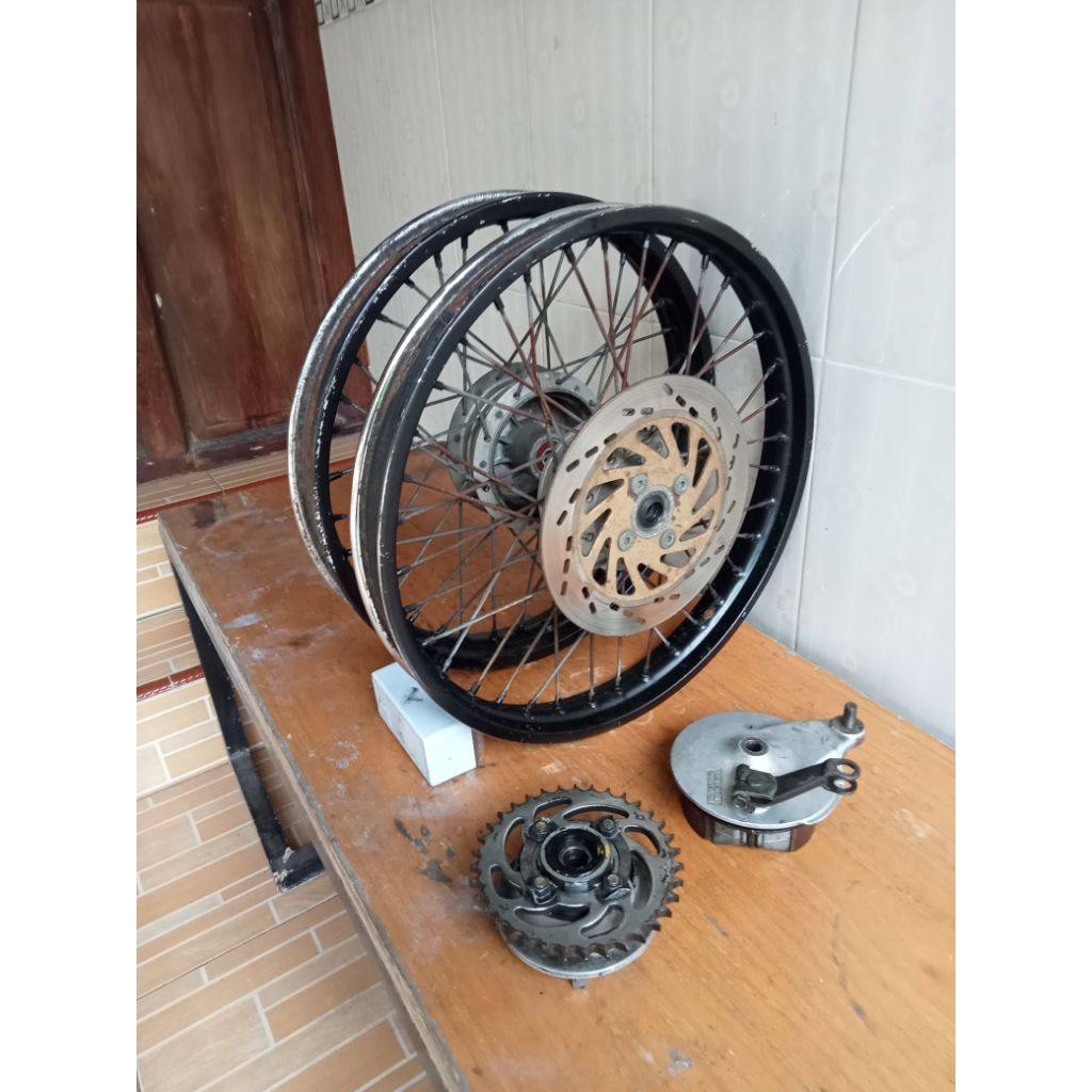 velg suzuki arashi /shogun 125 R