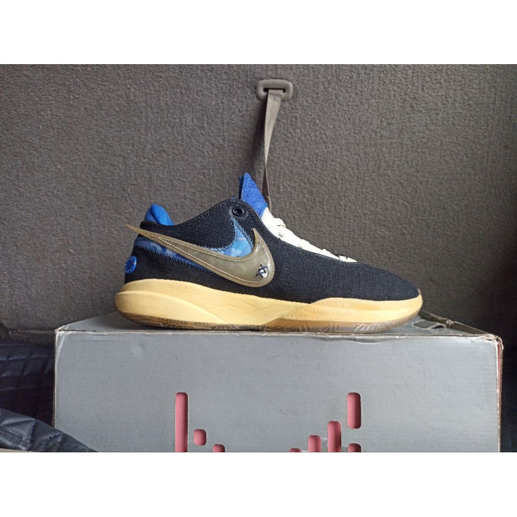 LEBRON 20 UNINTERRUPTED