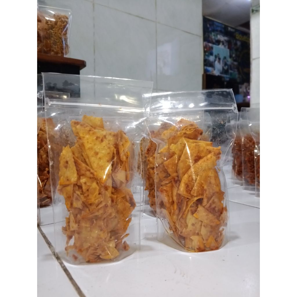 

Kripang (Kripik Pangsit Pedas) Kecil