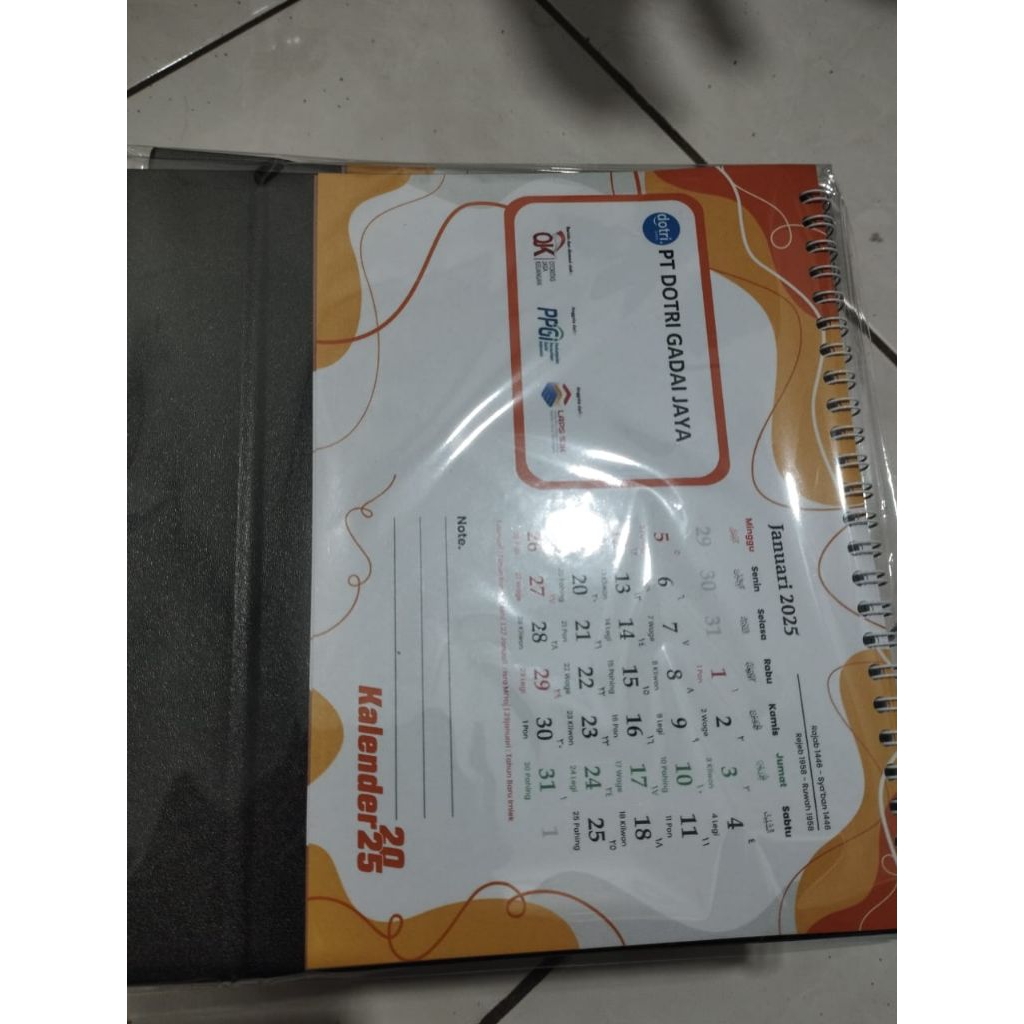 

cetak kalender duduk A4 5 lbr