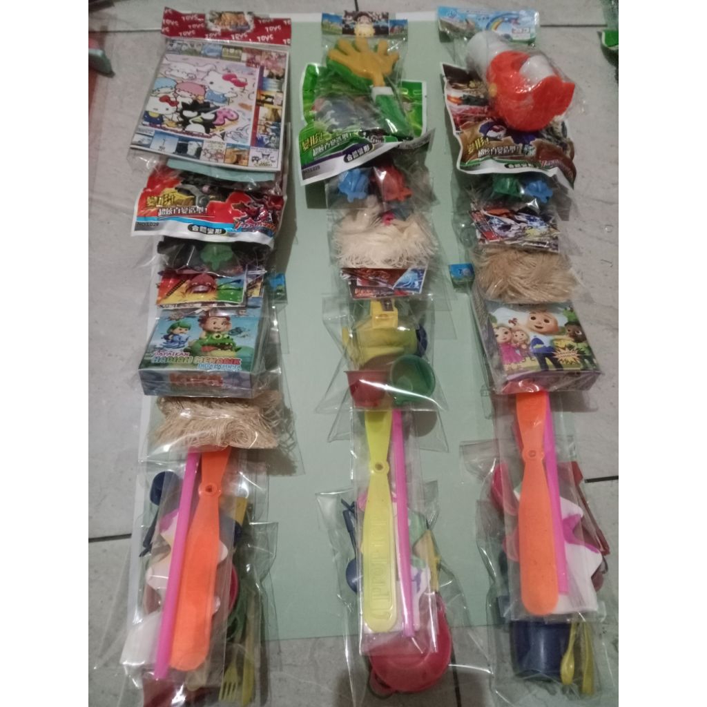 30 pcs mainan renceng serba 2000an