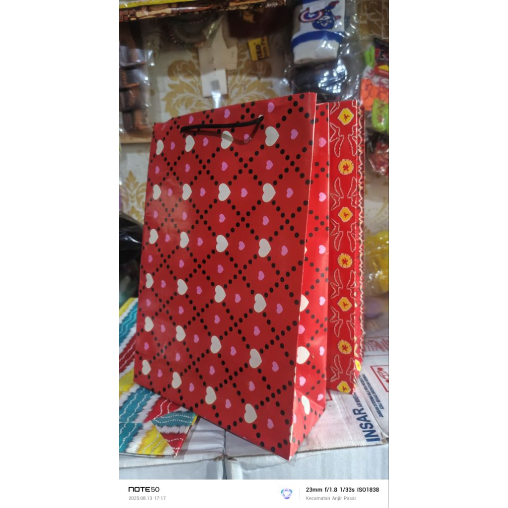 

PAPERBAG KADO HADIAH ULANG TAHUN DAN PERNIKAHAN PERKAWINAN