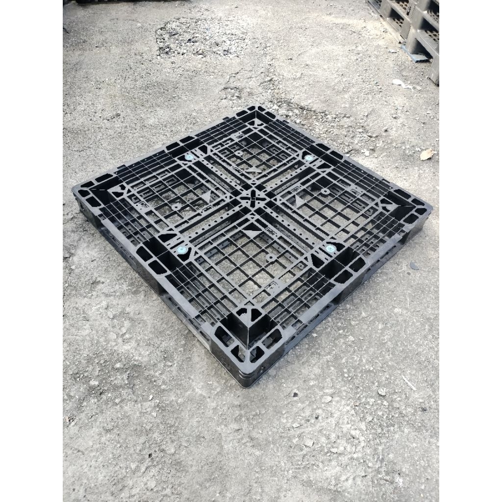 

Palet plastik bekas Uk 110x110x12cm