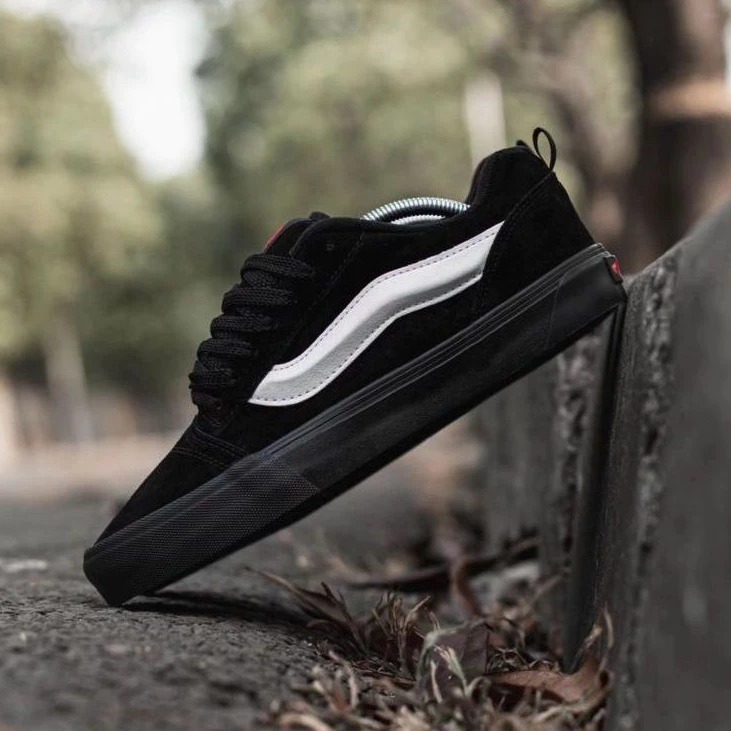Sepatu Pria Wanita List Hitam Polos Knu Skool Gemuk Sneakers Sekolah Skena Ootd Trandy Full Black