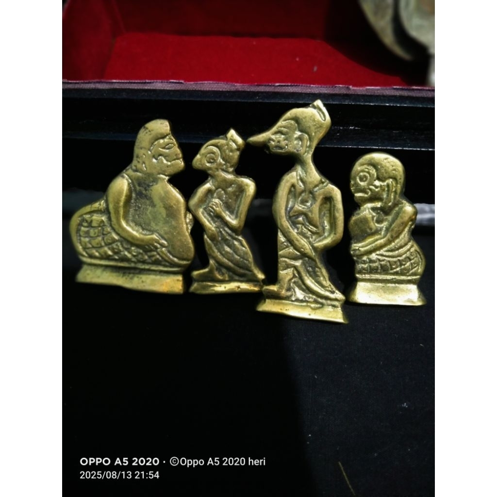 PAJANGAN HADIAH PATUNG PUNOKAWAN KUNINGAN