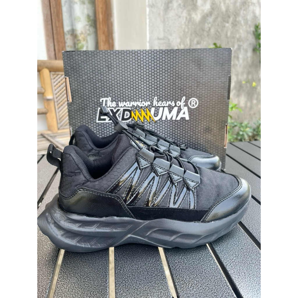 SEPATU EXDUMA