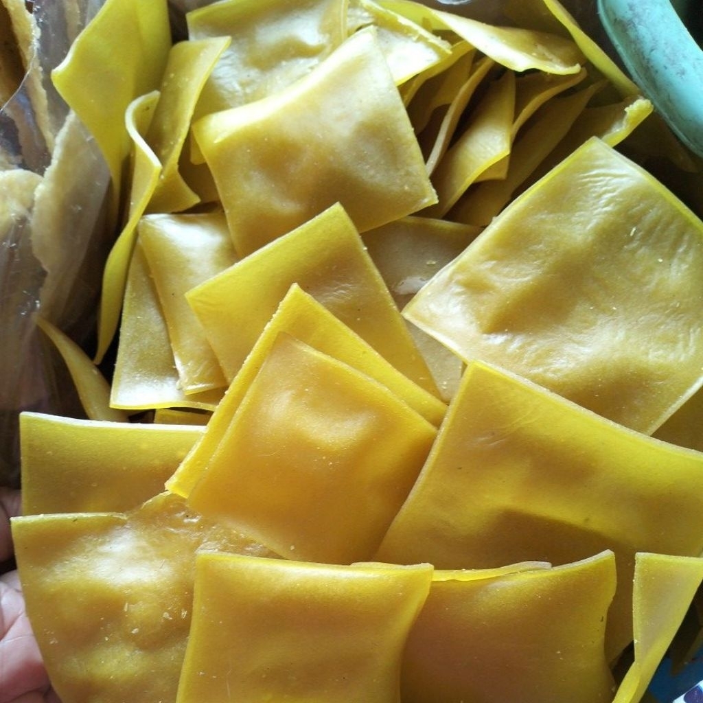 

Krupuk semanggi/kerupuk puli semanggi /puli kuning semanggi