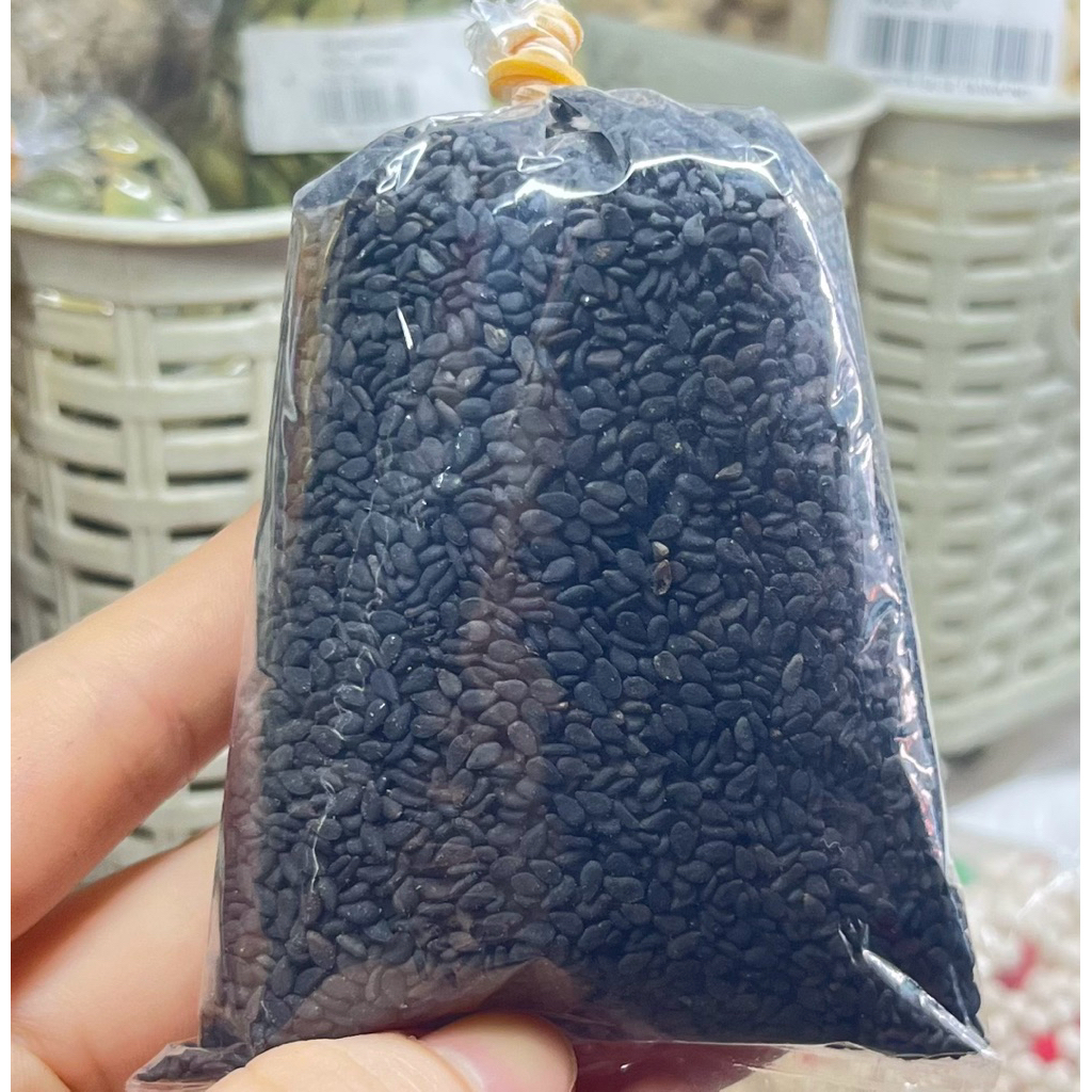 

Wijen Hitam / Wijen Putih