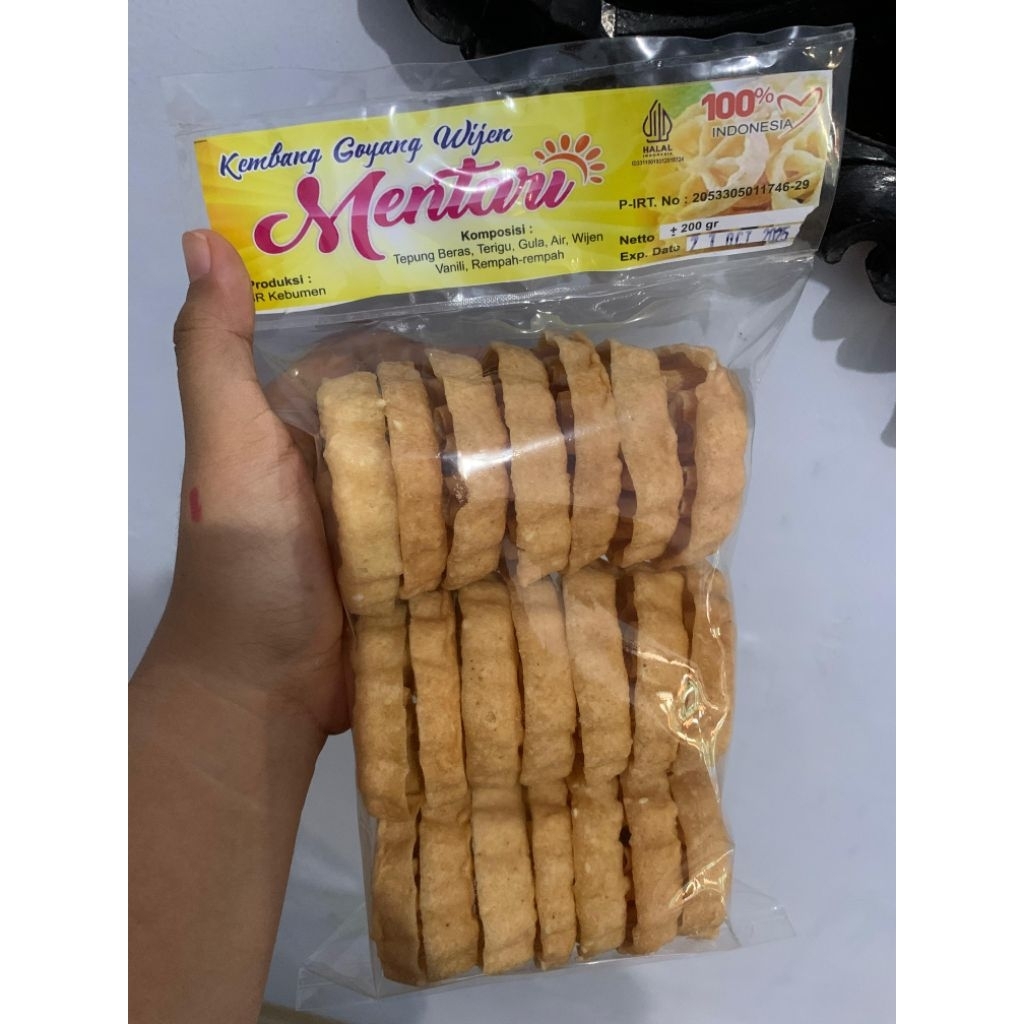 

Keripik kue kering kembang goyang