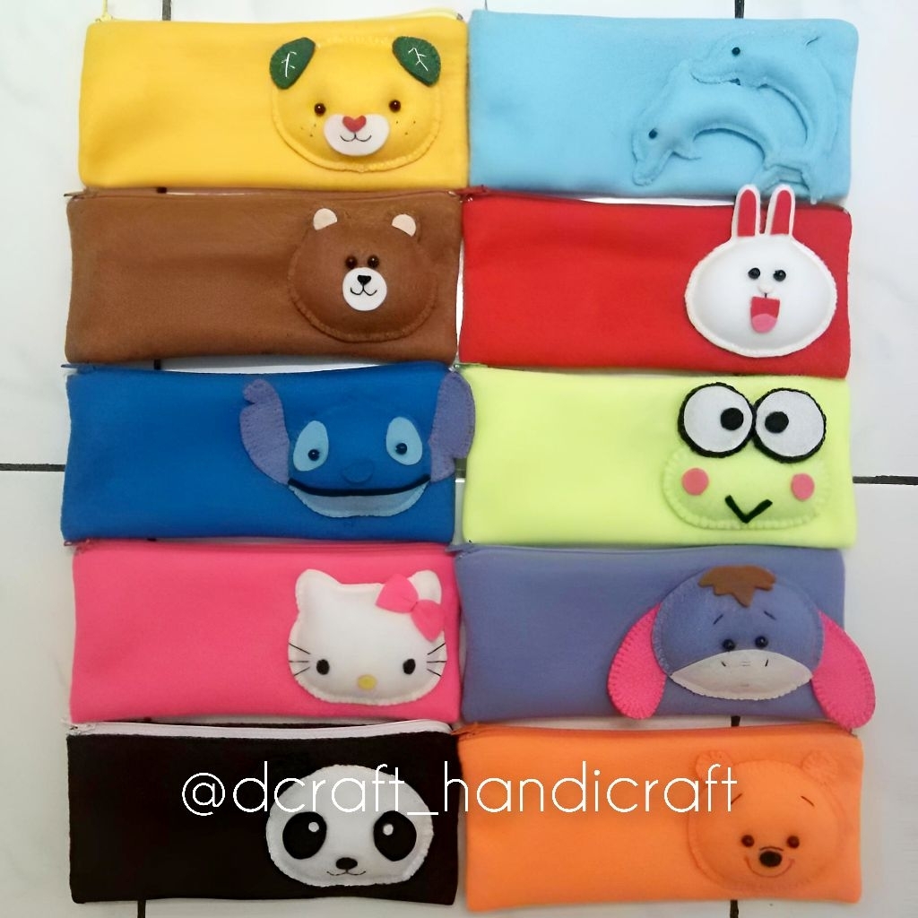 

Tempat Pensil Boneka Karakter
