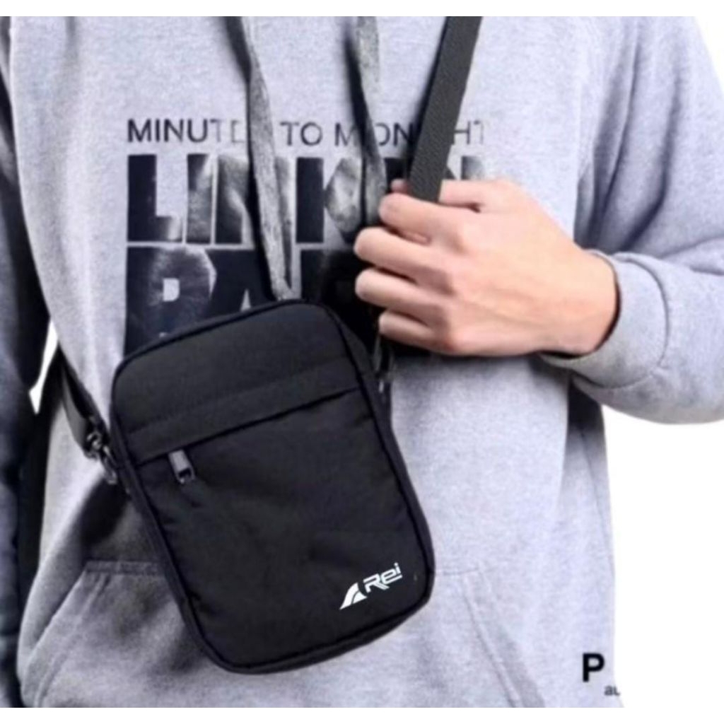 TAS SELEMPANG PRIA POLOS,SLINGBAG PRIA POLOS