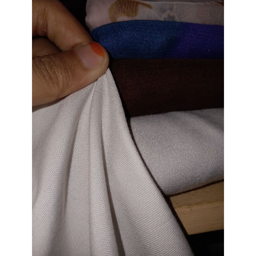 baju osis, dasi, rok smp sama celana training 2 yg di carousell