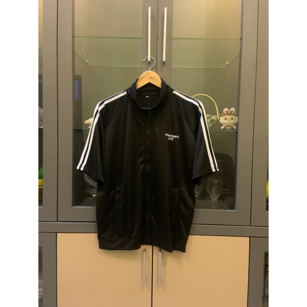 Tracktop lengan pendek