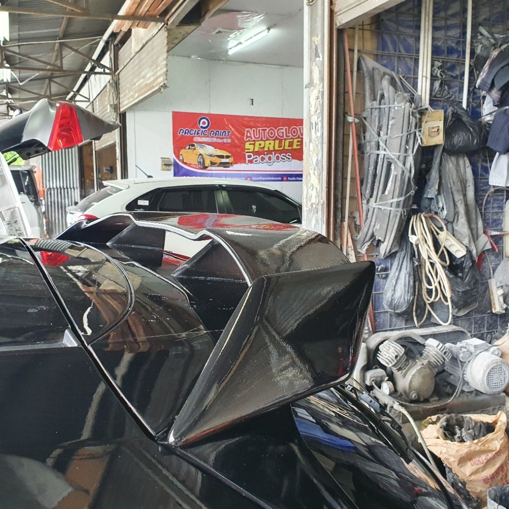 SPOILER CITY HATCHBACK AMG