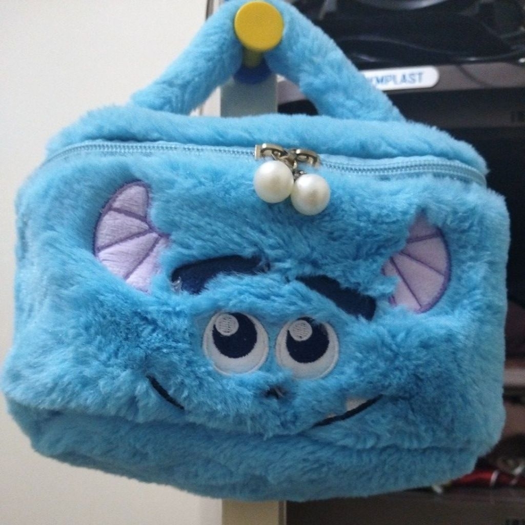 pouch bulu Sally Sullivan monster inc.