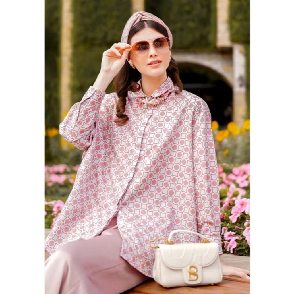 ‼️ SOLD ‼️ Benang Jarum into the garden shirt