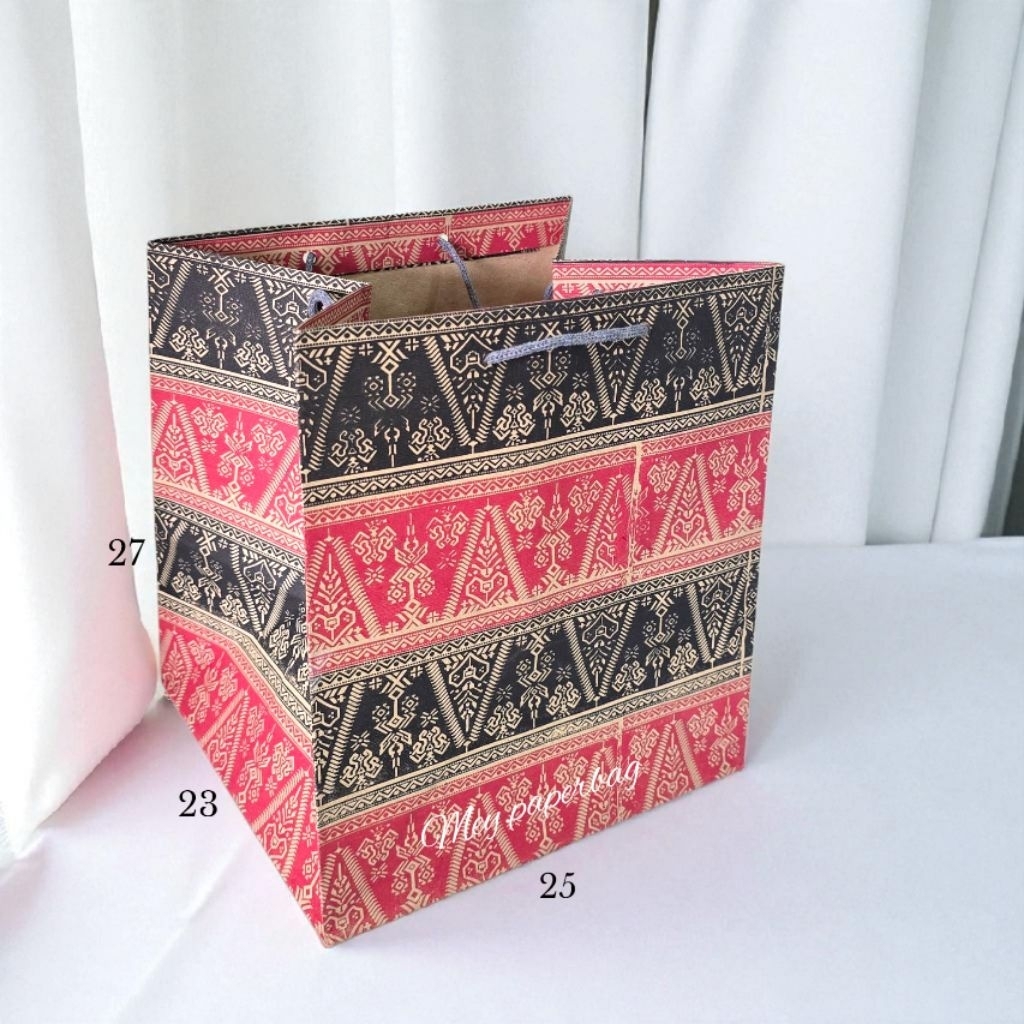 

Paper Bag Kotak Polos Motif 22x22 | Kotak Kue | Tumpeng Mini