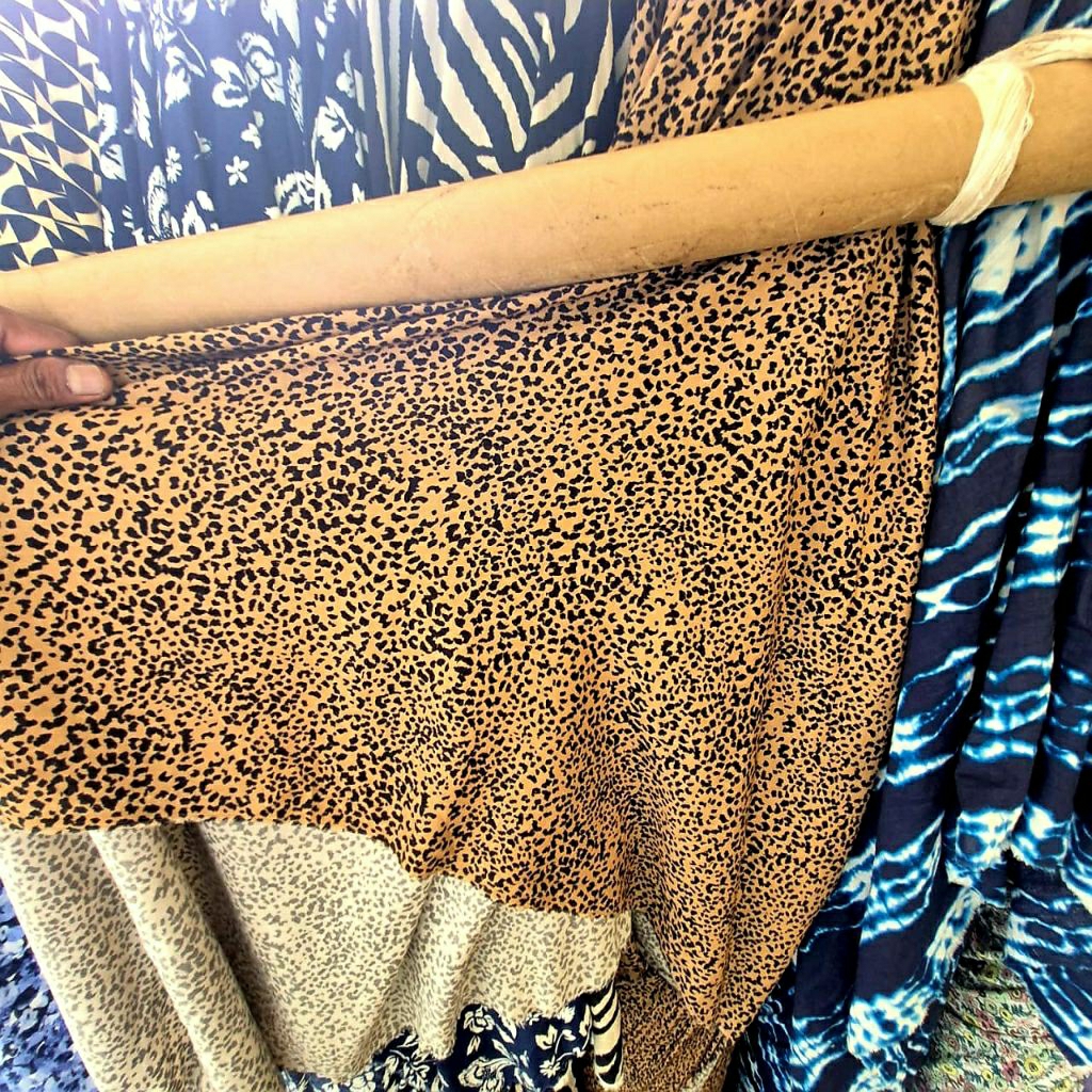 KAIN RAYON PREMIUM MOTIF MACAN SISA GARMENT  - KAIN RAYON MOTIF LEOPARD - KAIN KATUN MOTIF LEOPARD H