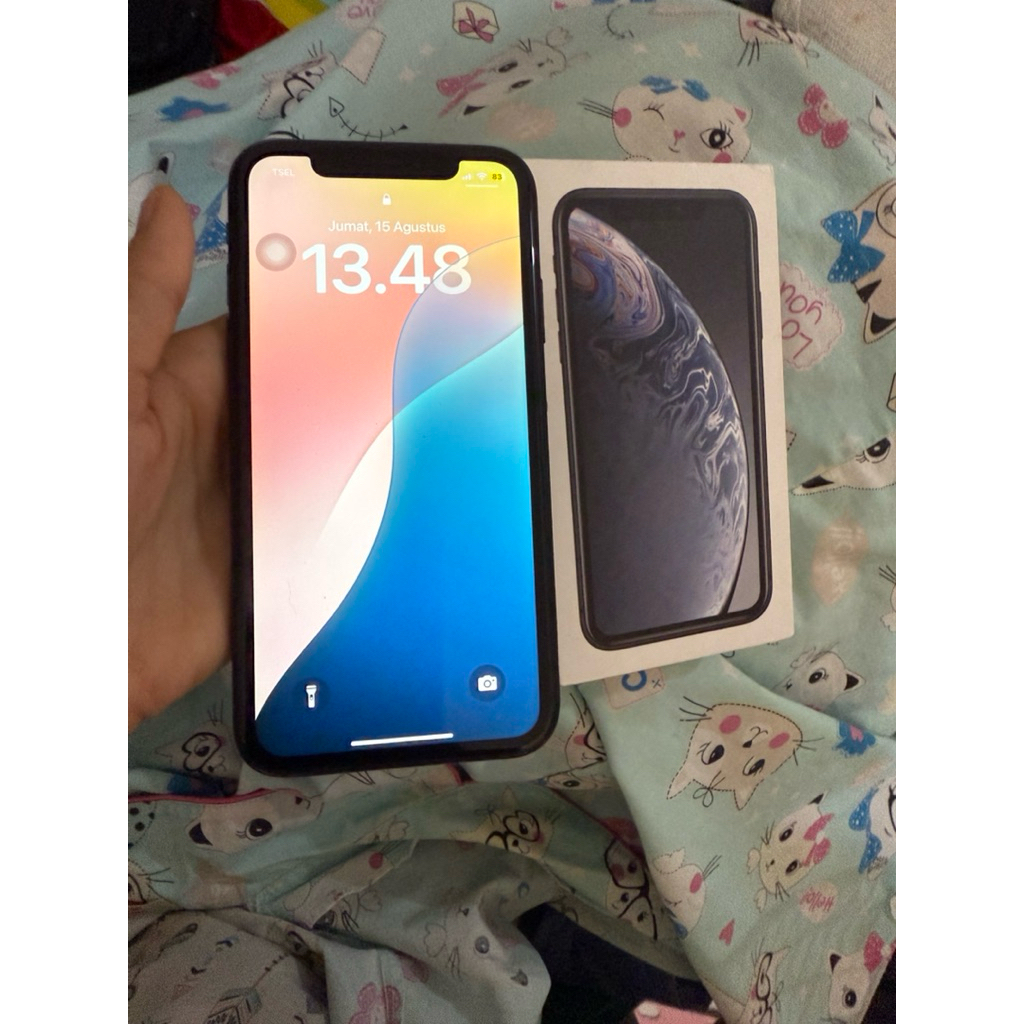 iphone xr 64gb ibox bh batre 100% sudah ganti, face id on true tone on lainnya no minus