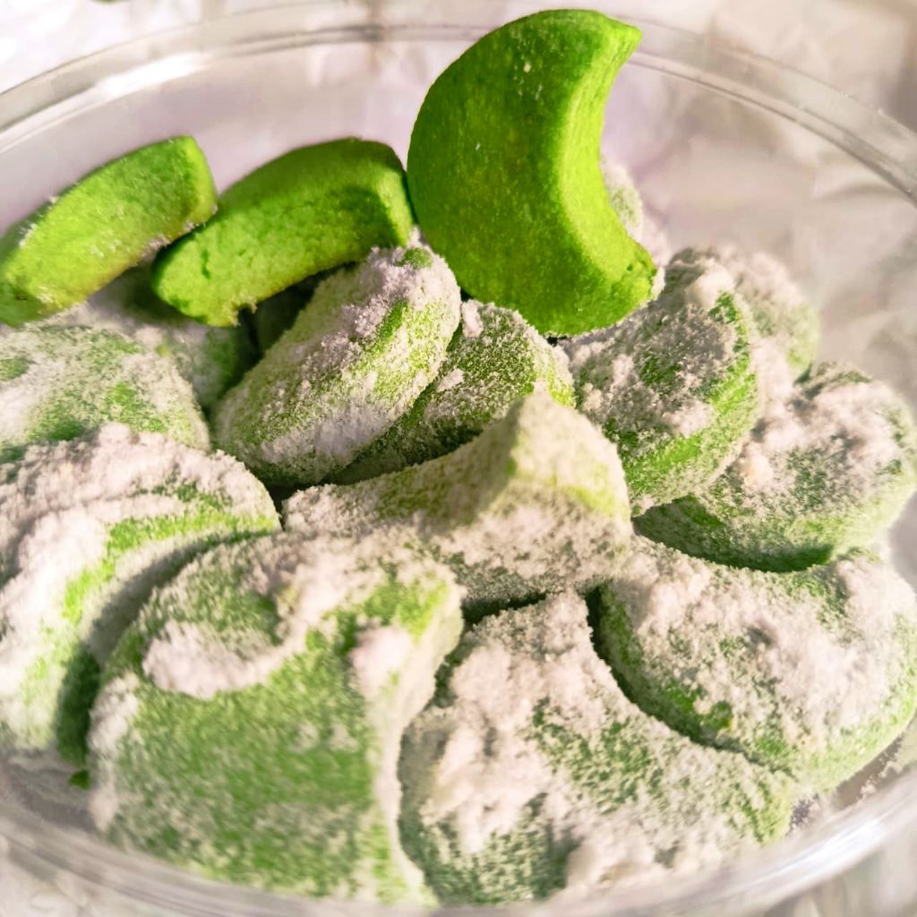 

Kue Kering Putri Salju Cocopandan | 310 Gram