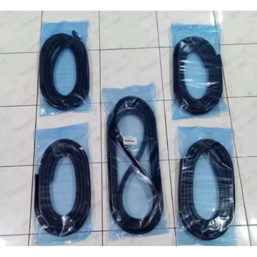 Karet balon pintu karet bagasi peredam pintu dan mobil Avanza  all new  (2014-2016)