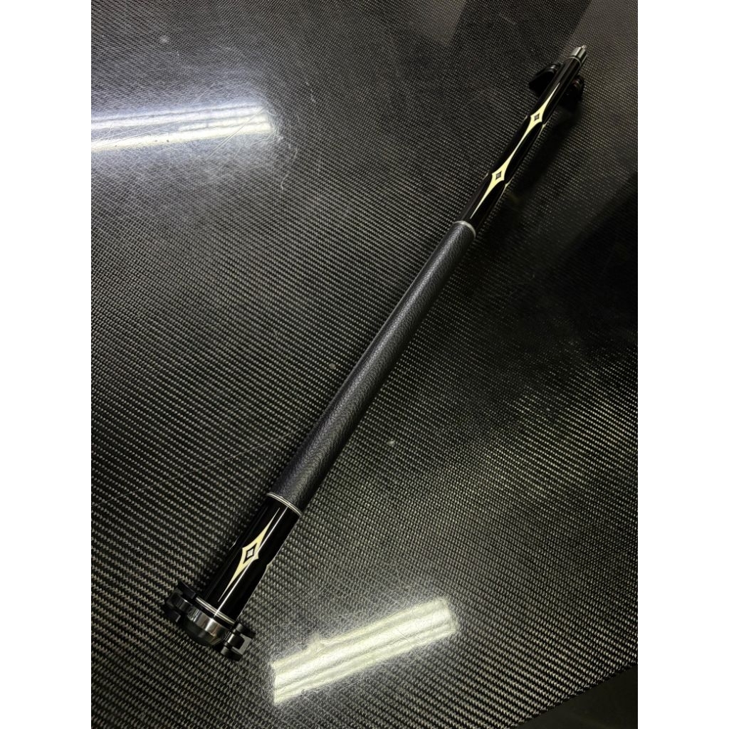 Predator Blak 1-3, Joint Uniloc, Like New Condition, stik billiard play cue