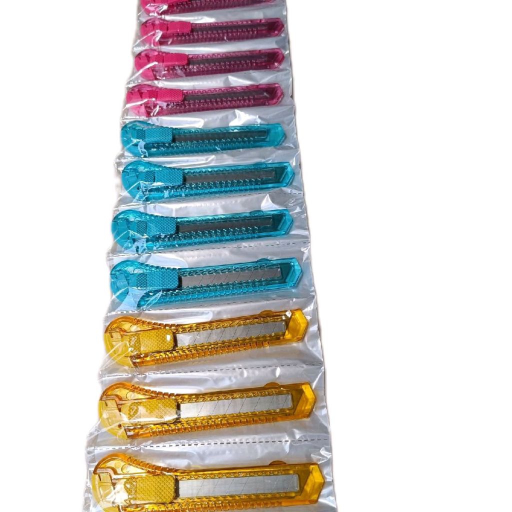 

ELEPHANT Cutter Besar Transparan Rentengan (1 renteng isi 12 pc)